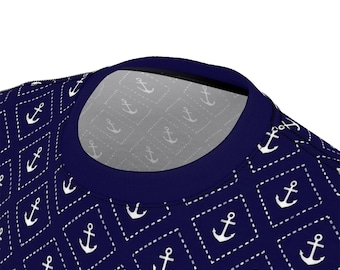 Camiseta con ancla azul marino, estampado náutico minimalista.