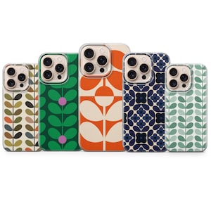Peut inclure: Cinq coques de smartphone disposées en rangée, chacune présentant un motif floral ou végétal distinct. Les designs incluent des tiges verticales avec des feuilles dans des tons de vert, orange et bleu marine, sur des fonds crème ou unis.