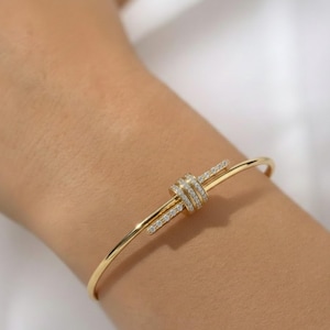 Bracciale rigido unico in oro massiccio per donna, bracciale rigido con diamanti taglio rotondo, bracciale con chiusura in oro, bracciale rigido con diamanti, regalo per lei