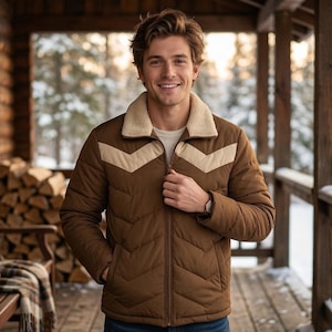 Chaqueta acolchada marrón de rayas en zigzag para hombre, hecha a mano. Abrigo de invierno con cuello en contraste, estilo retro de los años 70. Prenda exterior ligera de tejido de paracaídas.