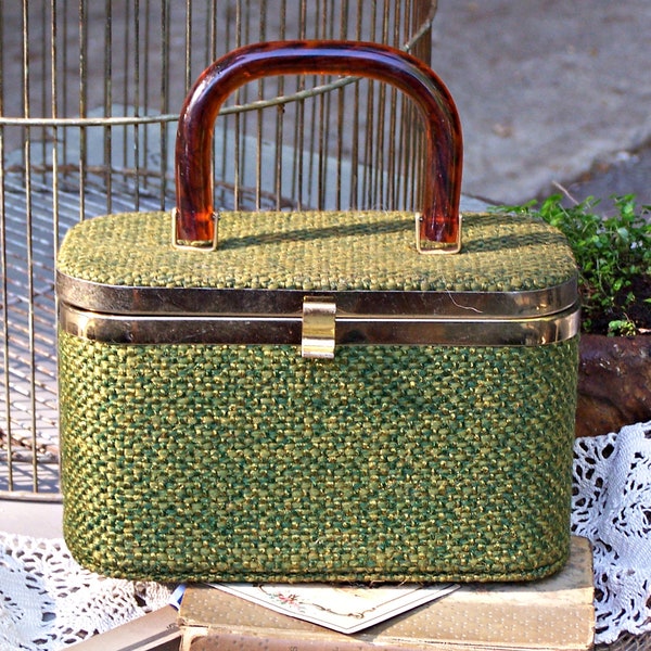 Vintage Green Handbag / Tweed / Spring Summer Purse / Green  Handbag / Lucite Handle