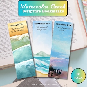 Könnte beinhalten: Aquarell-Lesezeichen mit Strandmotiven und Bibelversen. Jedes Lesezeichen zeigt einen anderen Vers: Römer 12:2, Offenbarung 21:5 und Epheser 2:10. Das Set enthält ein 10er-Pack.