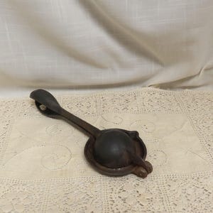 Antique Cast Iron Lemon Squeezer