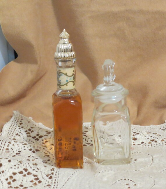 Vintage Avon California Perfume Bottle With Conte… - image 2