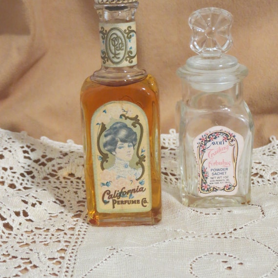 Vintage Avon California Perfume Bottle With Conte… - image 3