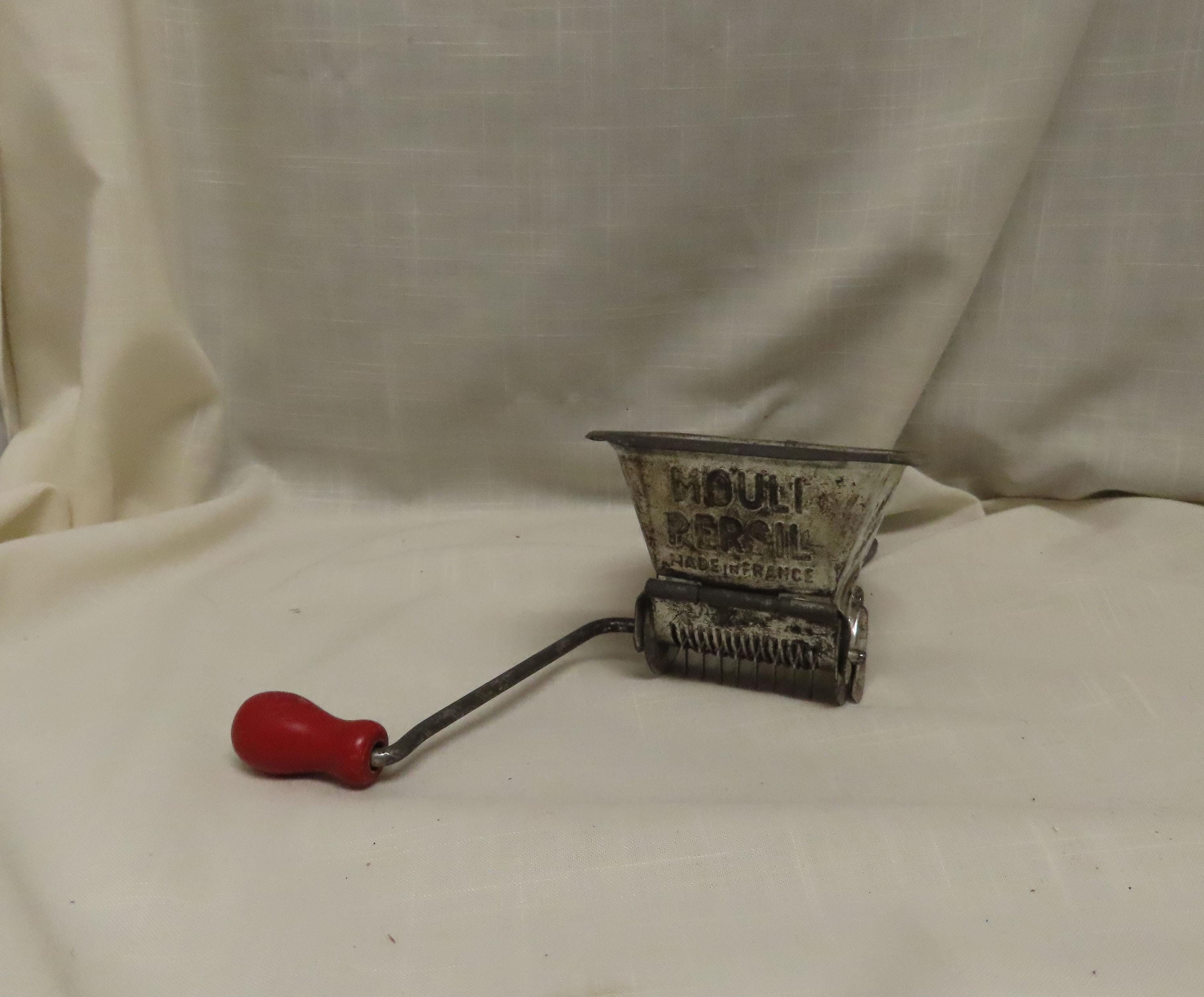 Vintage Mouli Persil Moulin Legumes Nut Grinder Spice Grinder Red
