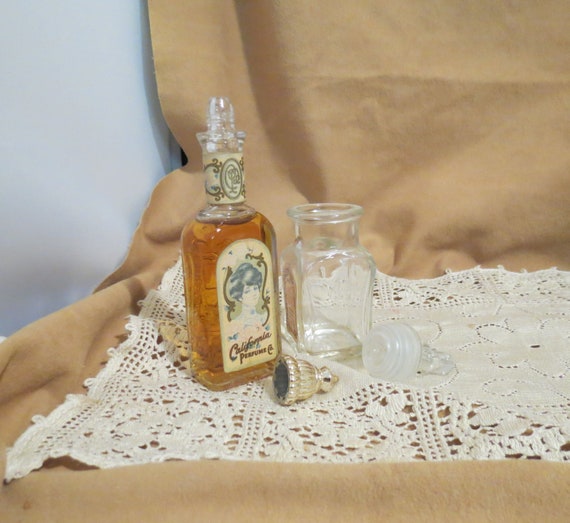 Vintage Avon California Perfume Bottle With Conte… - image 5