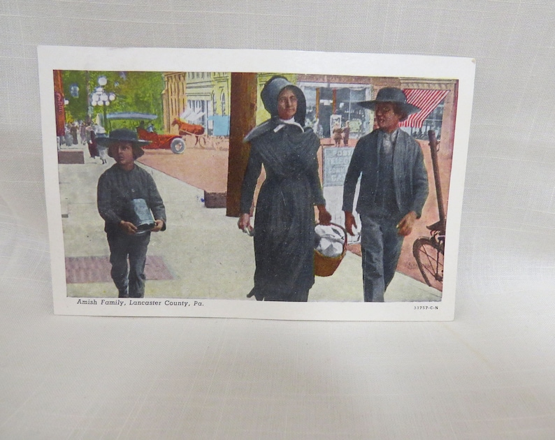 Vintage Postcard Amish Family Lancaster County Pennsylvania White Border Unused Unmailed Unposted