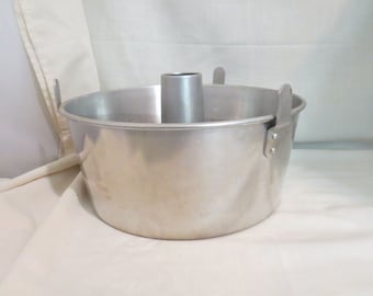 Vintage Worthmore Aluminum Angel Food Cake Pan With Cooling Tabs Made In USA 2 Part Angel Food Cake Pan L 21