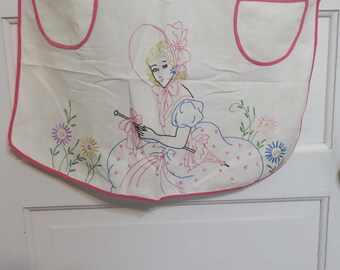 SALE Antique Apron Hand Embroidered Full Coverage Apron Cross Body Straps With Pockets Southern Belle Cotton Apron
