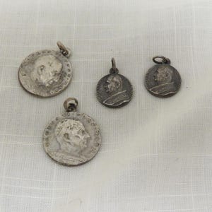 Vintage Scapular Medals Johannes XXIII Paulus VI Pope John Pope Paul Virgin Mary Christ Child