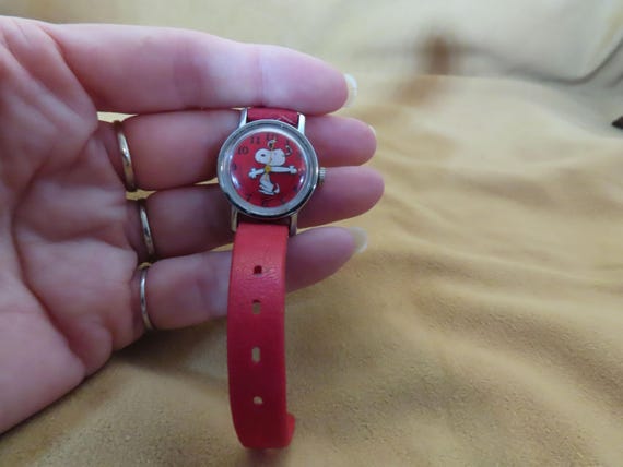 Vintage Dancing Snoopy Watch Mechanical Wrist Watch United Feature Charles Schultz Parts Watch Etsy Canada