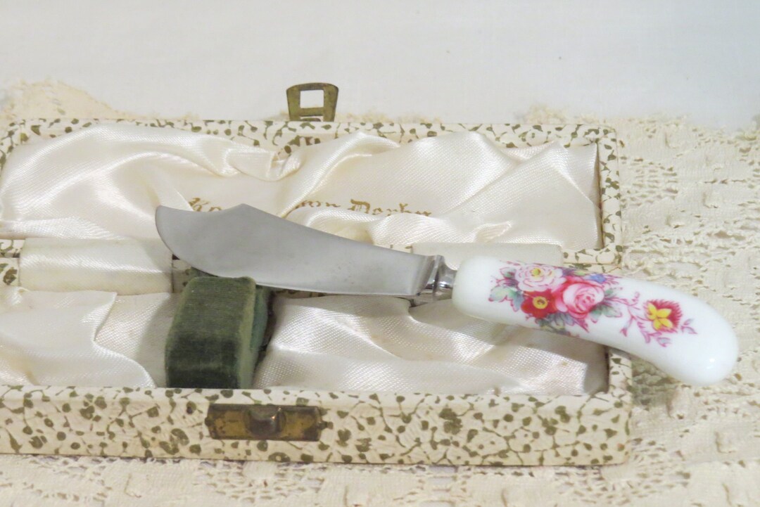 Vintage Royal Crown Derby Cheese Knife Hors D Vours Knife Hors D Oeuvre vintage-royal-crown-derby-cheese-knife-hors-d-vours-knife-hors-d-oeuvre