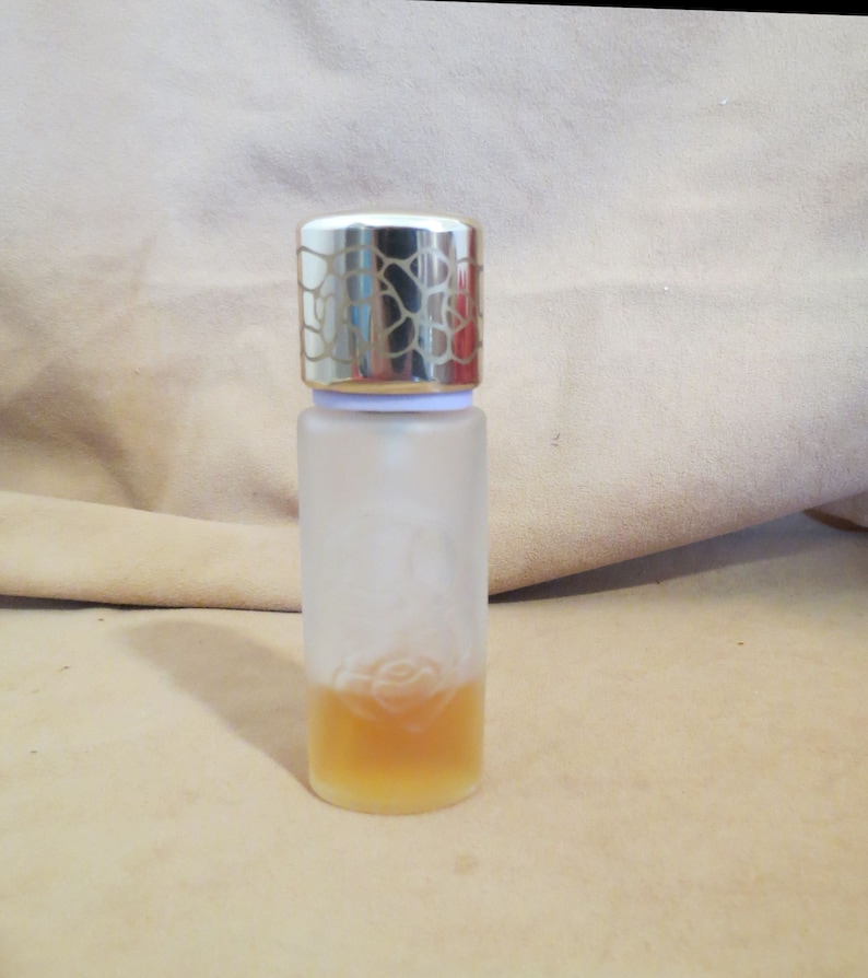 Vintage Quelques Fleurs Houbigant Eau De Parfum Atomizer Bottle With Contents Satin Glass Bottle Frosted Glass Bottle Perfume Bottle image 1