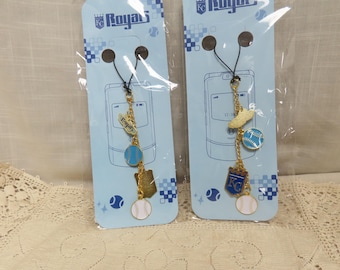 Pulseras de recuerdo vintage de los Royals con dijes esmaltados del equipo de béisbol Kansas City Royals. NUEVAS EN SU EMPAQUE ORIGINAL.