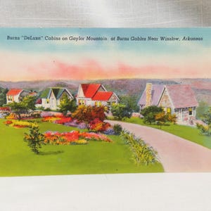 Vintage Werbe Postkarte Burns Deluxe Cabins Auf Gaylor Mountain Bei Burns Gables in der Nähe von Winslow Arkansas Souvenir Postkarten Unbenutzt