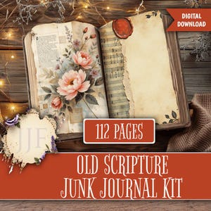 Op de afbeelding: Een open vintage boek met bloemenillustraties en bladmuziek. De linkerpagina toont roze bloemen, terwijl de rechterpagina een zegel heeft. De tekst "112 PAGES" en "OLD SCRIPTURE JUNK JOURNAL KIT" zijn zichtbaar.