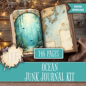 Può includere: Kit di diario spazzatura aperto con 146 pagine. Il diario presenta un acquerello di una scena sottomarina e una mappa vintage. Le parole "Ocean Junk Journal Kit" sono visualizzate su uno striscione turchese. Le parole "Download digitale" sono visualizzate.