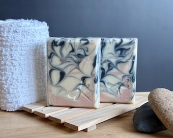 Jabón facial en barra Pink Zebra hecho a mano y procesado en frío