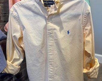Ralph Lauren modificado - Talla M **de segunda mano* Tenga en cuenta que esta camisa puede tener pequeñas imperfecciones, lo que le añade encanto artesanal :)