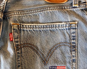 Custom  Levi’s Ribcage straight   29 x27 with flag  embroidery