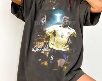 Camiseta unisex retro Y2K de Ronaldo Nazario con colores cómodos