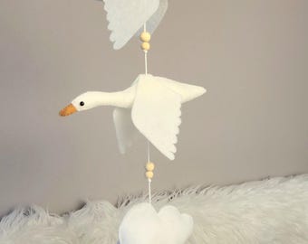 Swan suncatcher with felt cloud – handmade decoration with crystal | Boho | Window and wall decoration | Gift idea for birth, baby shower