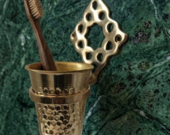 Portaspazzolino in ottone massiccio non laccato, con tazza da parete in stile antico, accessorio di lusso per il bagno, idea regalo.