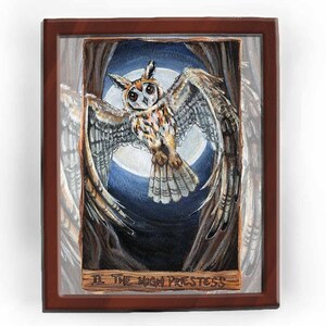 Art de hibou rayé, impression de pleine lune, carte de grande prêtresse, oeuvre d'art de la faune, cadeau nature, lecteur de tarot animisme, amoureux des oiseaux, décor bois