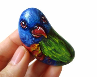 Rainbow lorikeet rock art, bird painting, memorial gift for parrot owner, pet portrait, animal artwork, hand painted, beach stone