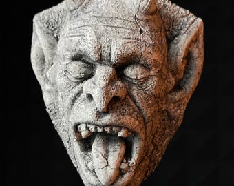 Handgemachter Wasserspeier Beton Chimera gothisches Monstergesicht Gothic Dekor makabere Skulptur dunkel Fantasy seltsam Dämon