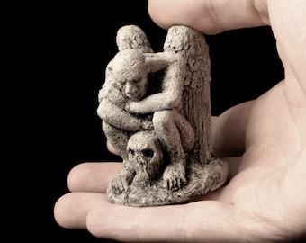 Handgemachte Flügel Figur Flügel Figur grotesk Monster mittelalterlich Statue Beton Zement Beton Gothic gothic Dekor makaber Fantasy Horror seltsam