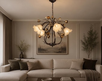 Lampadario vintage floreale: lampada da soffitto con giglio e tulipano in bronzo per arredamento boho e art déco.