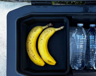 Bandeja refrigerada pequeña para neveras portátiles Igloo Trailmate y Overland de 25 cuartos.