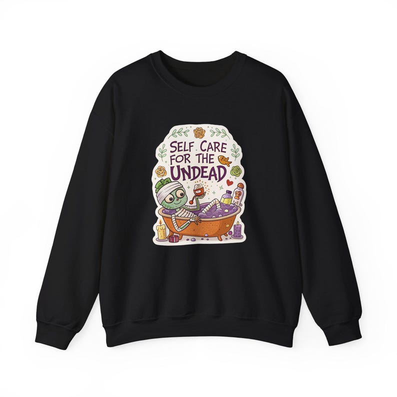 Sweat-shirt d'Halloween « Spa Momie Morte-Vivante », Sweat-shirt Drôle pour la Saison des Frissons, Cadeau d'Halloween Original image 2