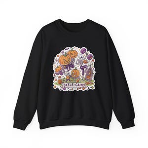 Skele-Gains Skeleton Gym Halloween Sweatshirt, Funny Spooky Season Sweatshirt, Quirky Halloween Gift 画像 2