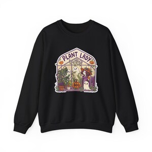 Plant Lady Boo Haunted Greenhouse Halloween Sweatshirt, Funny Spooky Season Sweatshirt, Quirky Halloween Gift zdjęcie 2