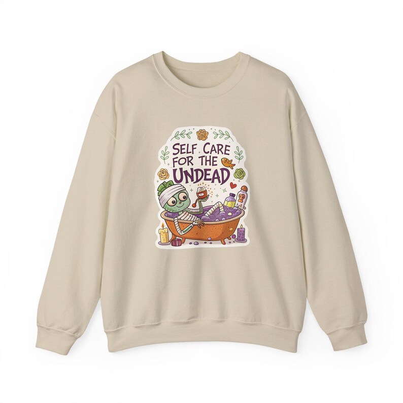 Sweat-shirt d'Halloween « Spa Momie Morte-Vivante », Sweat-shirt Drôle pour la Saison des Frissons, Cadeau d'Halloween Original image 3