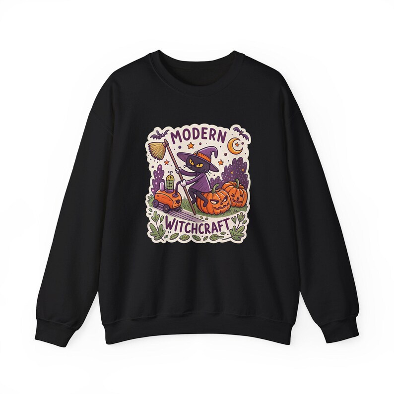 Modern Witchcraft Cat Robot Vacuum Halloween Sweatshirt, Funny Spooky Season Sweatshirt, Quirky Halloween Gift afbeelding 2