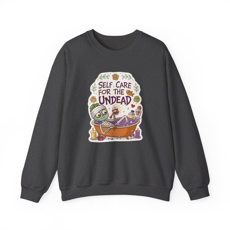 Sweat-shirt d'Halloween « Spa Momie Morte-Vivante », Sweat-shirt Drôle pour la Saison des Frissons, Cadeau d'Halloween Original image 5