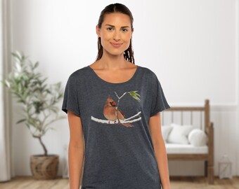 Camiseta con estampado de cardenal hembra, camiseta con diseño de aves de invierno.