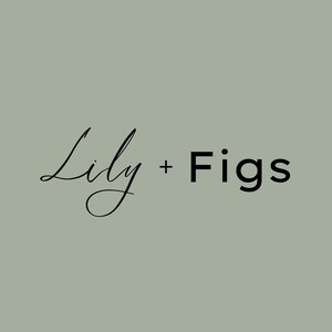 Puede incluir: Un logotipo para un negocio llamado "Lily + Figs" con una fuente manuscrita para "Lily" y una fuente sans-serif en negrita para "Figs".