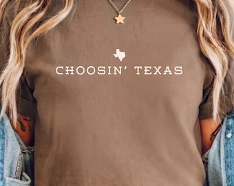 Choosin’ Texas Icon T-Shirt | Southern Style Graphic Tee