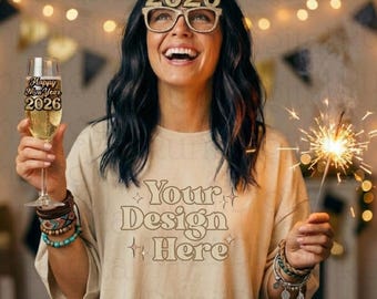 Maqueta de camiseta Bella Canvas 3001 Natural Maqueta de camiseta BC 3001 Natural Maqueta de camisa extragrande Maqueta de Año Nuevo 2026 Maqueta de camisa de fiesta navideña