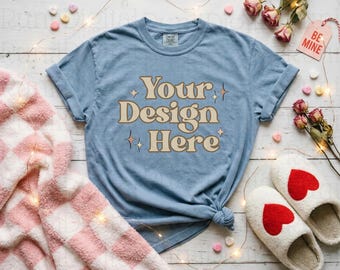 Maqueta de camisa sencilla de jeans azules de San Valentín, colores cómodos 1717, maqueta de camisa, maquetas de moda, maqueta de camisa plana con temática de San Valentín C1717