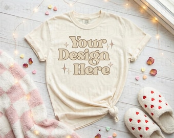 Maqueta de camisa sencilla en colores marfil para San Valentín 1717, maqueta de camisa color crema, maquetas de moda, maqueta de camisa plana con temática de San Valentín C1717