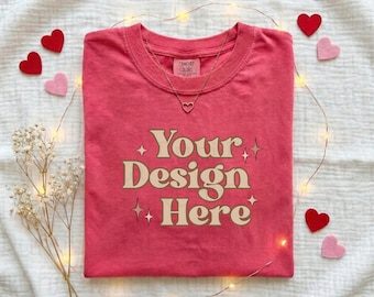 Maqueta de camisa sencilla con diseño de sandía y colores cómodos para San Valentín 1717. Maqueta de camisa moderna. Maqueta de camisa plana con temática de San Valentín C1717.