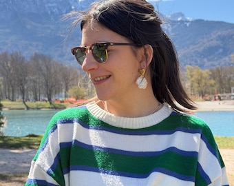 Pendientes de flores chapados en oro de 18 quilates – Joyería floral elegante – Pendientes colgantes hechos a mano – Regalo para mujer – Estilo boho chic