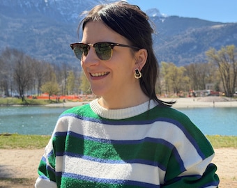 Pendientes de piedra negra y dorada – Elegantes pendientes colgantes – Joyería minimalista chic – Aro texturizado – Regalo para mujer