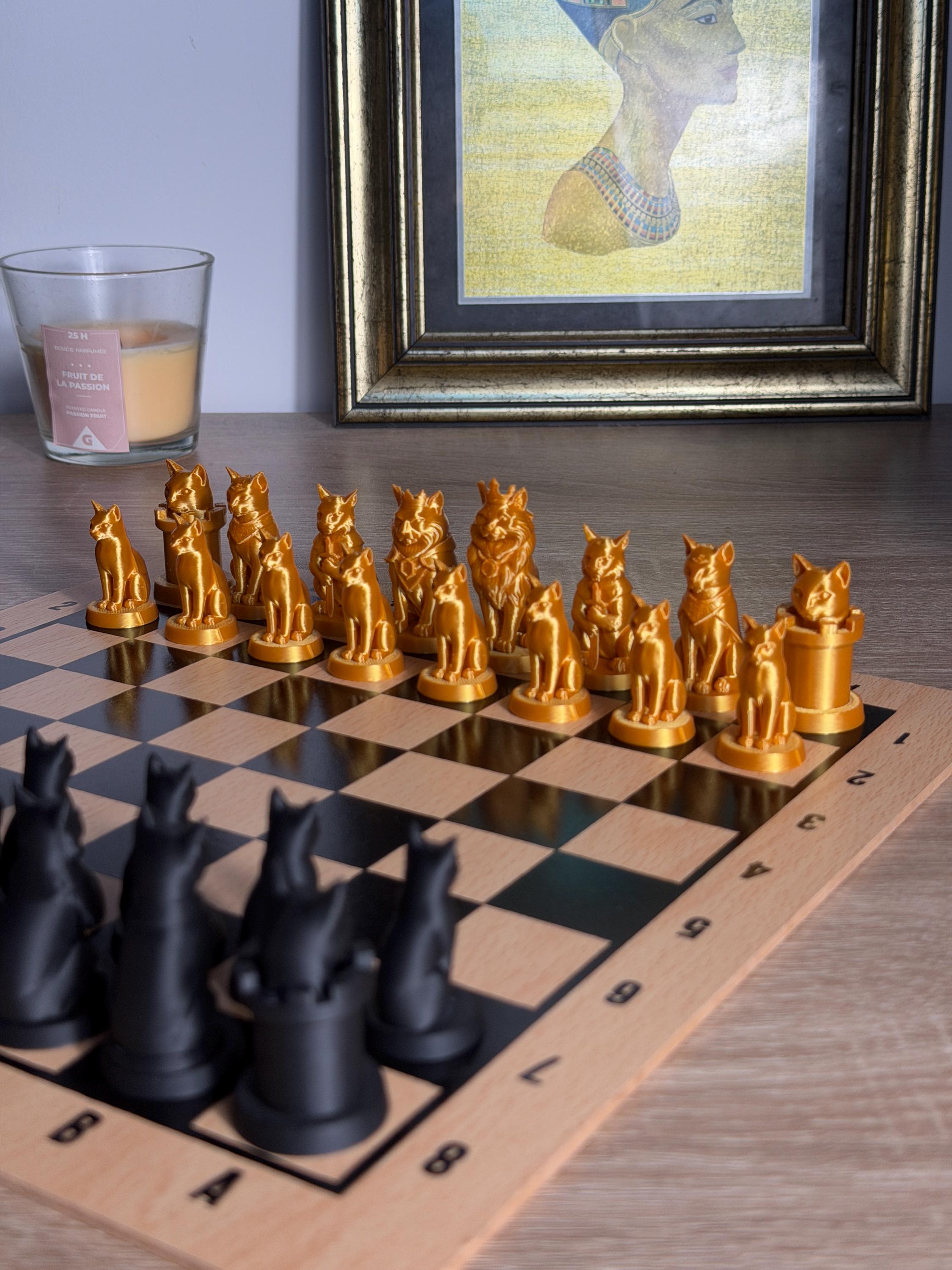 Cat Chess Pieces - 32 Pieces - Elegant and Original Feline Set